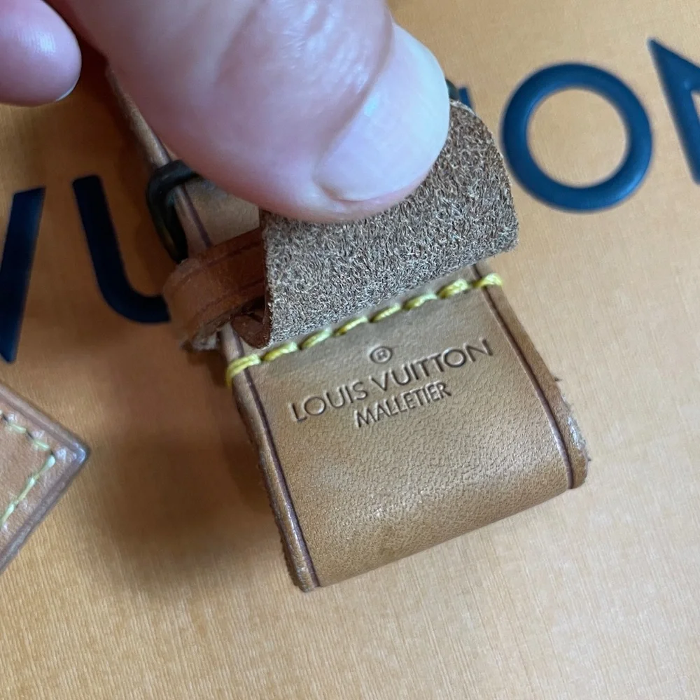 Louis Vuitton Brown Luggage Tag and Poignet - Picture 4 of 7